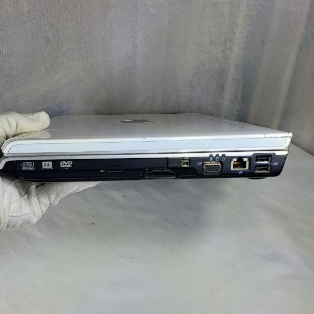 Parts Only or Repair Dell Inspiron 1521 Laptop Gloss White